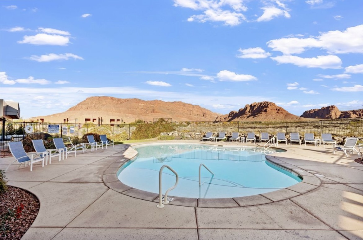Community pool